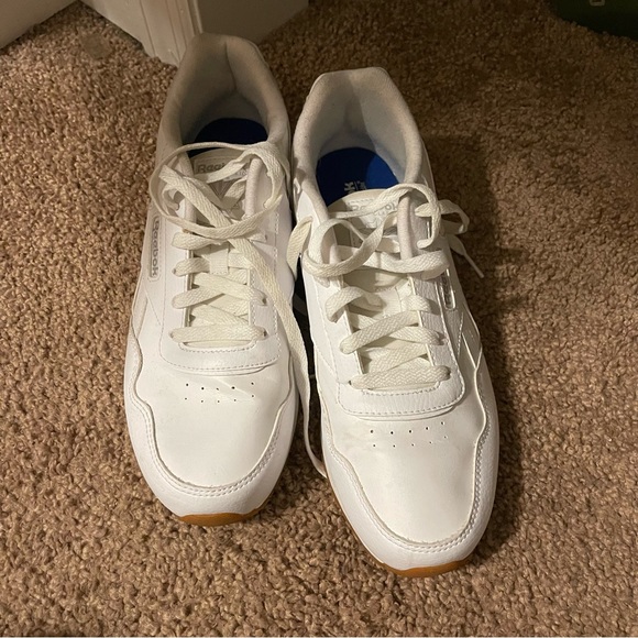 Size 10 like new sneakers - Picture 4 of 4